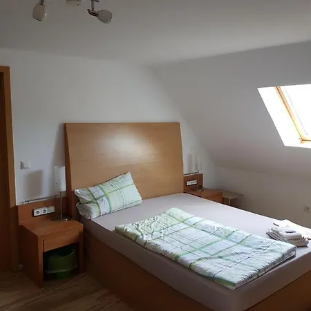 ゲストハウス Zur Eiche *